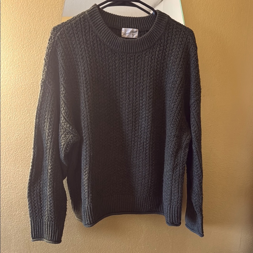 Universal Thread Black Crewneck Sweater with Cozy Knit